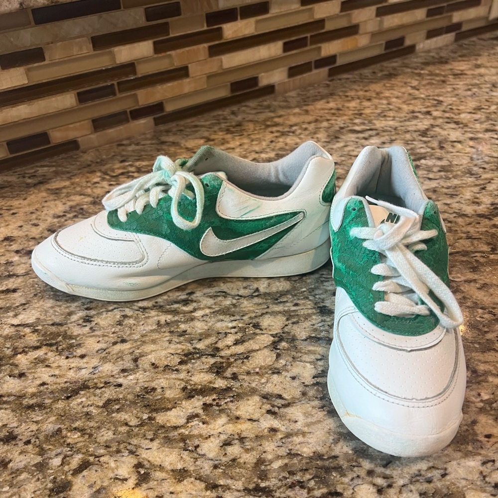 Vintage Nike trainers